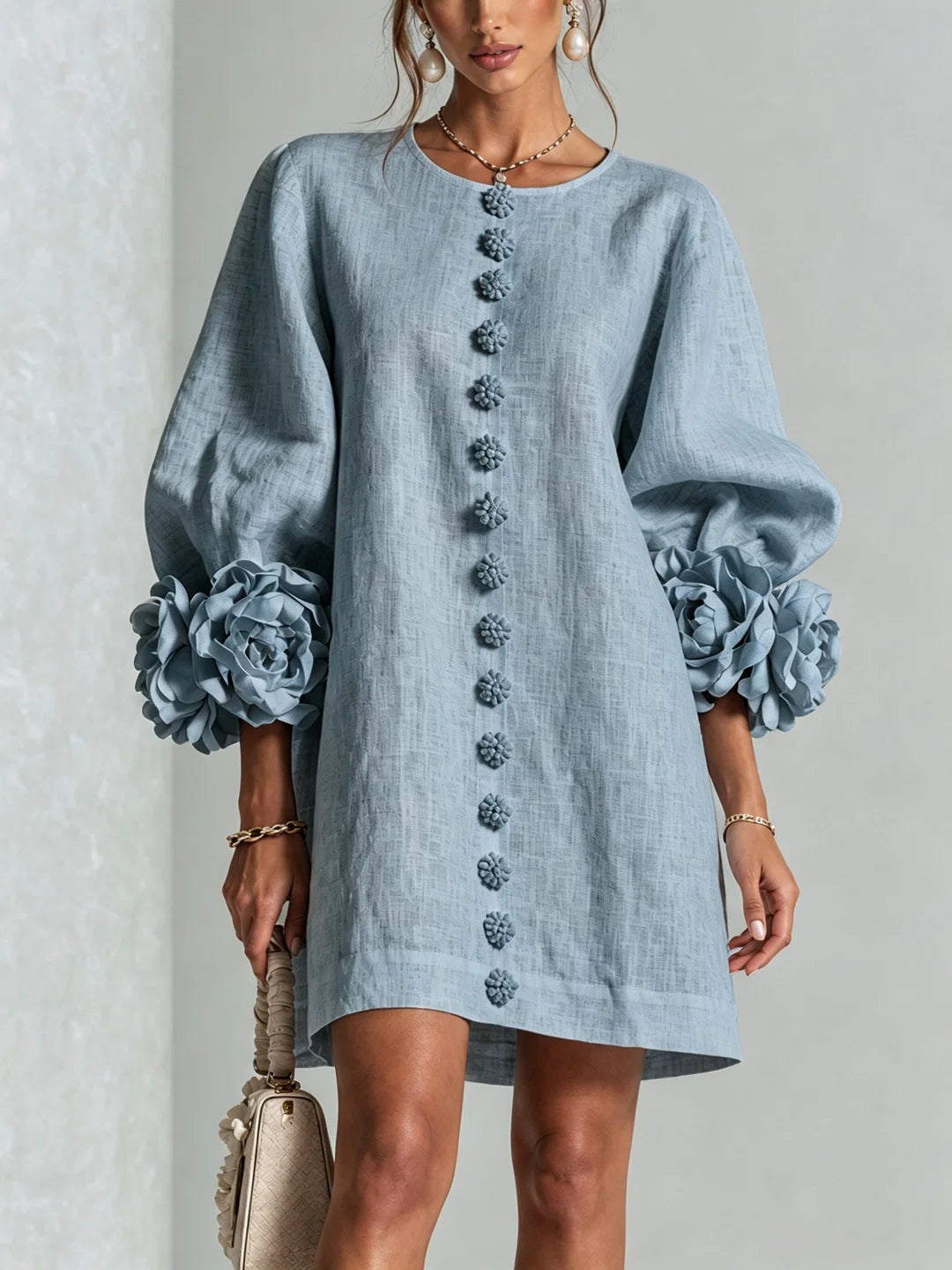Romo- Minivestido con mangas y botones florales